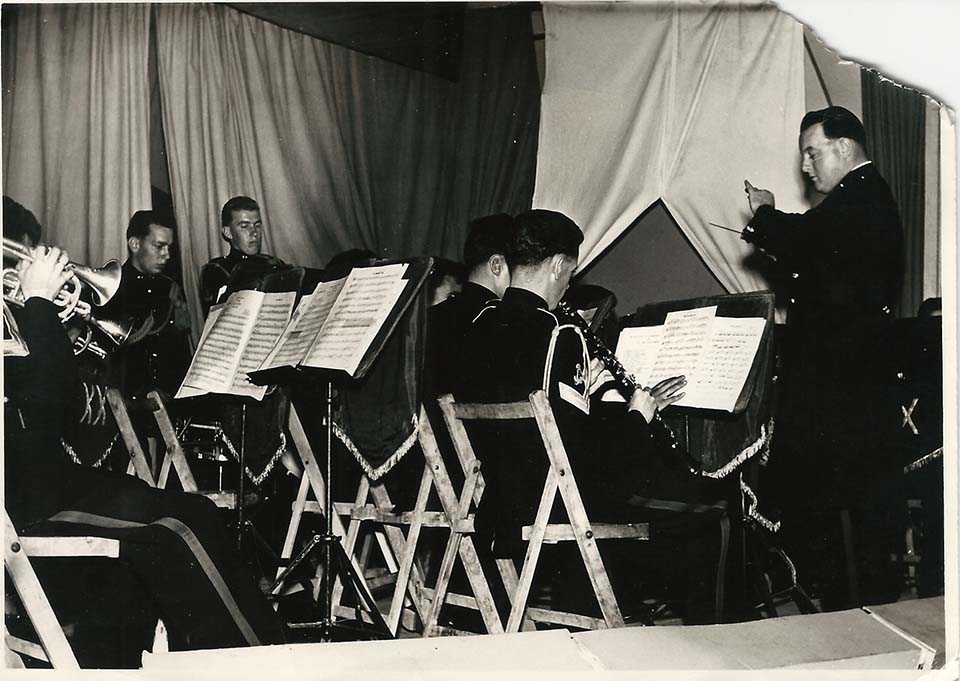 Mick Bird, Smith81, Tony Richards (Conducting) Robin De Smet (Clarinet)