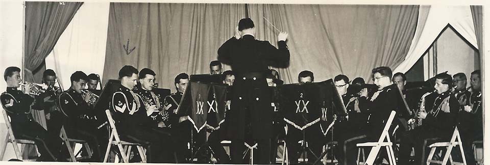 Derek Broadbent, Jim Brackley, Tommy Smith, Peter Strange, Robin De Smet, Alan Raw, Terry McNally, Mick Bird, Phil Day, (Tony Richards,Conducting) Joe Cheeseborough, Bill Cuddy, Ted Mathews, Gene Howlett, Wilf Harrison