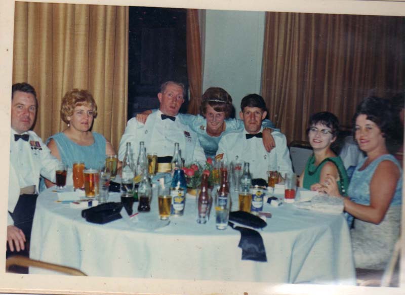 WO2 Pete Newman (Queens Regt) Val Barton Geoff and Chris Wilde